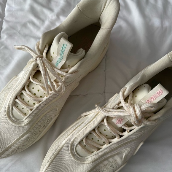 Nike Cosmic Unity 2 \'Coconut Milk\' Sneaker